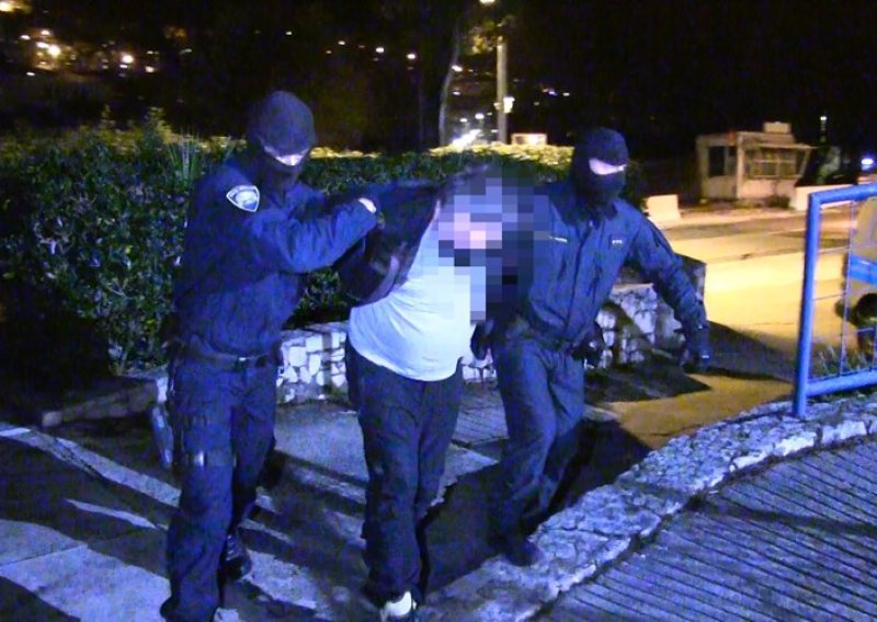 [VIDEO] Policija objavila snimku uhićenja carinika koji je pomagao narkobandi iz Metkovića