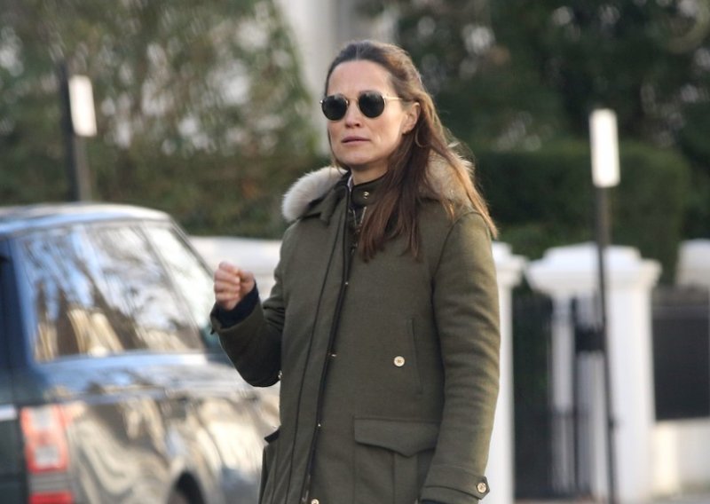 Trudna Pippa Middleton ne može odoljeti ovoj praktičnoj jakni koja i dalje vlada modnom scenom