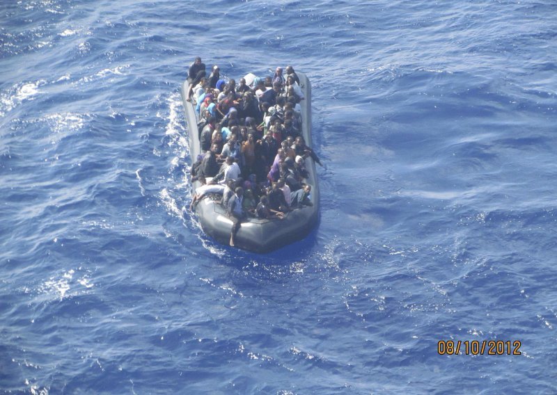 U moru između Španjolske i Maroka spašena 64 emigranta