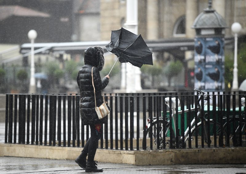 Mijenja se vrijeme: Kiša, zahlađenje, a stiže i snijeg