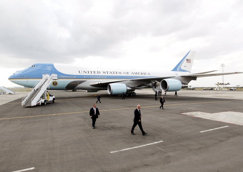 Amerika za novi Air Force One daje tri milijarde dolara!