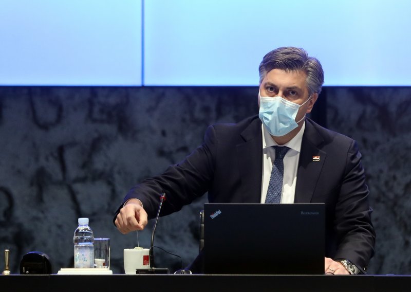 [FOTO] Plenković: Ako situacija bude dobra, idemo u popuštanje od 1. ožujka