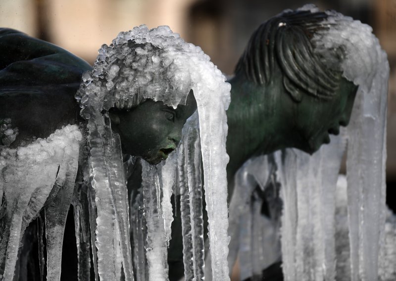 [FOTO] Sibirska fonta zaledila Britaniju: Izmjereno -23 stupnja Celzija, takve temperature u veljači zabilježene se zadnji put u vrijeme Churchilla