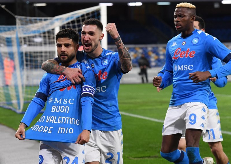 [FOTO] Napoli srušio najomraženijeg rivala Juventus; talijanskom prvaku presudio kazneni udarac koji je skrivio Chiellini