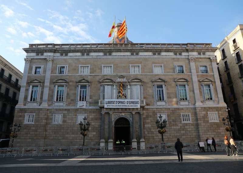 Katalonci u nedjelju na neizvjesnim izborima - testu separatističkih snaga
