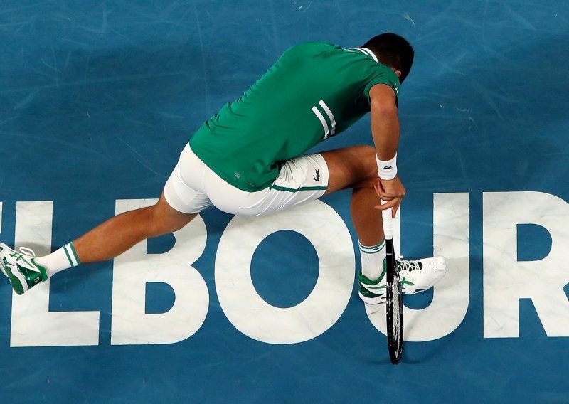 [FOTO] Bizaran zahtjev bivšeg tenisača, a sve zbog onoga što se dogodilo Novaku Đokoviću na Australian Openu: Pomaknite ga!