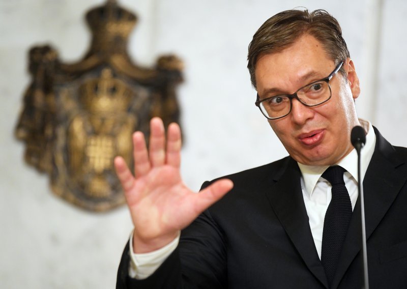 Vučić osobno stiže s cjepivom u Sarajevo