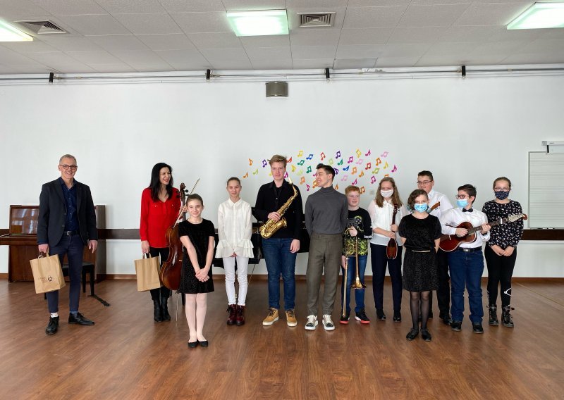 Ana Rucner i Matej Meštrović uveličali su glazbenu produkciju Glazbene škole Frana Lhotke u Sisku