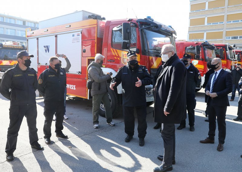 Vatrogascima isporučeno prvih 20 od ukupno 94 vozila financiranih europskim sredstvima
