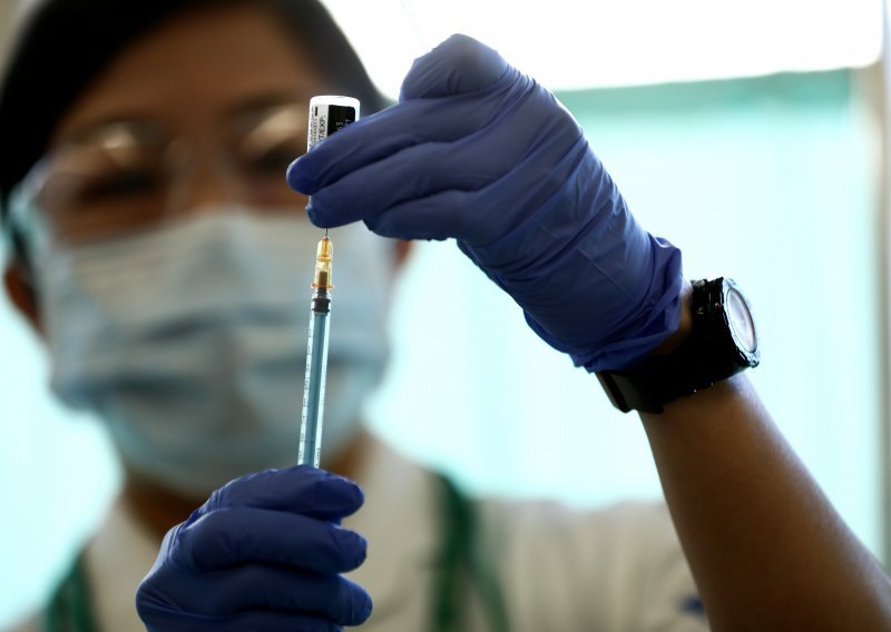 Japan počeo s cijepljenjem medicinskog osoblja pet mjeseci prije Olimpijskih igara
