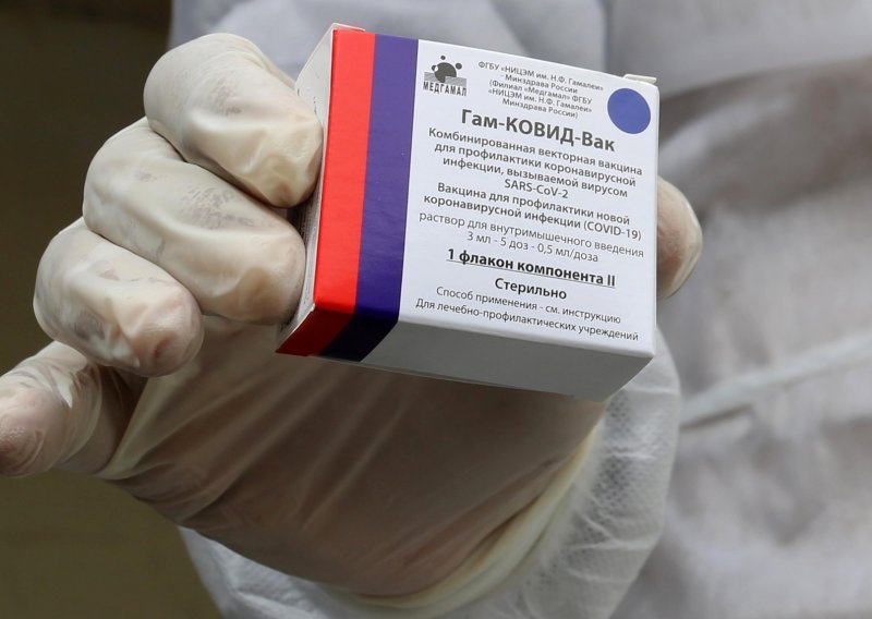 Poljska ne želi rusko cjepivo, pregovara o kupnji kineskog