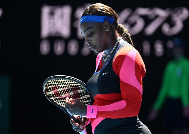 [FOTO] Vidno potresena američka tenisačica Serena Williams u suzama pobjegla s novinske konferencije: Ne bih to nikome rekla...