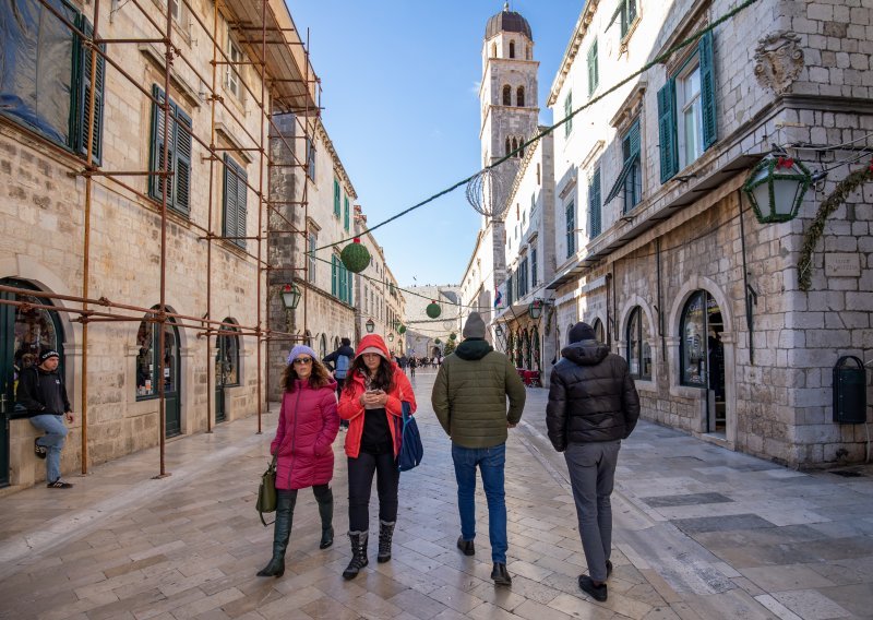 Ohrabrenje za turističku sezonu: Nakon najave popuštanja mjera Britanci se raspametili za putovanjima, veliki broj njih želi u Dubrovnik