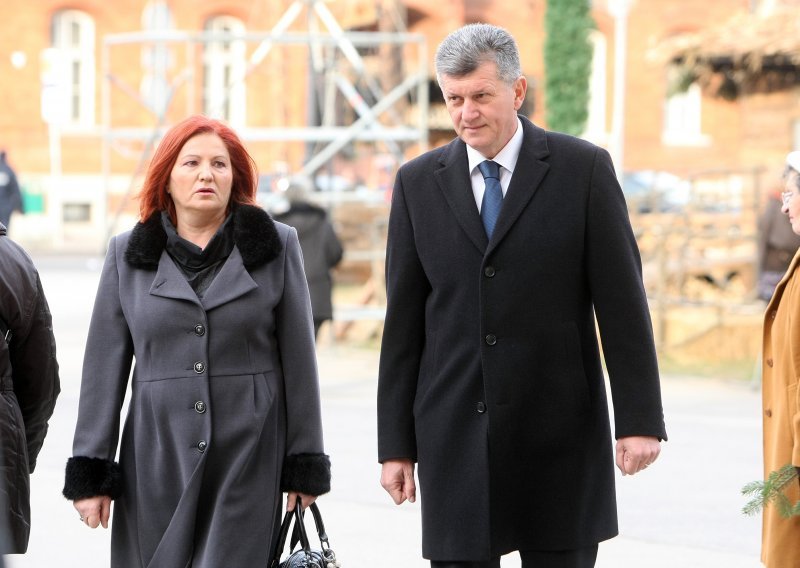 U istrazi afere Stečaj tajno snimljena i supruga bivšeg ministra Kujundžića
