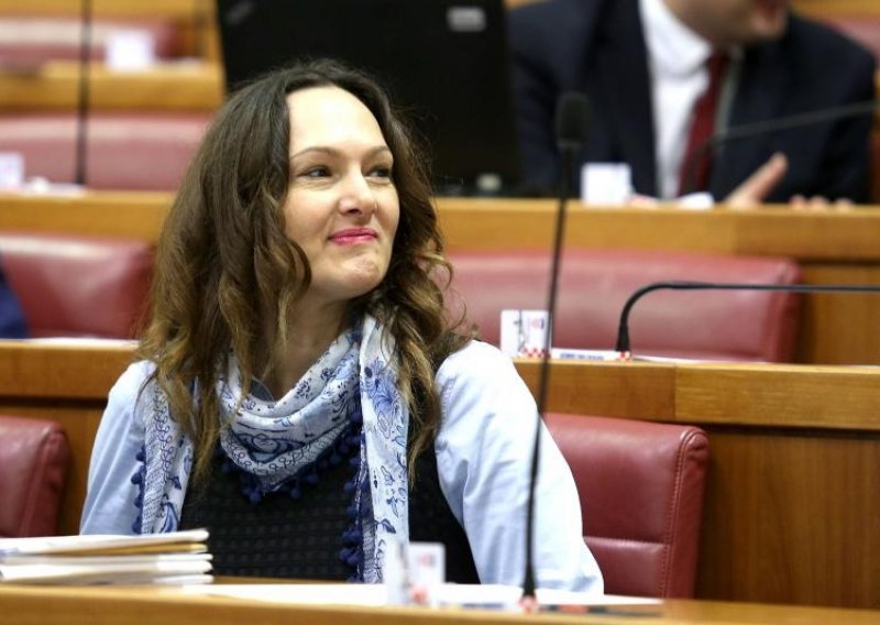 Ružica Vukovac: Treba nam stručna pomoć oko ukidanja beneficija zastupnicima