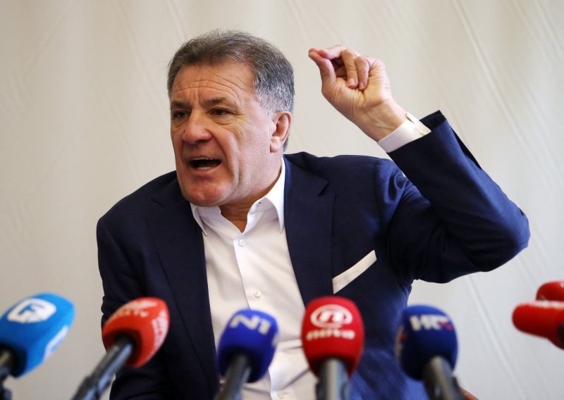 Zdravko Mamić žestoko opleo po kritičarima i iskreno rekao što misli o udruzi Dinamo-to smo mi; njegove će riječi odjeknuti