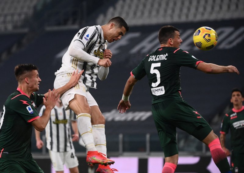 Juventus napokon pronašao 'žrtvu'; Cristiano Ronaldo zabio je dva gola glavom za pobjedu protiv najlošije momčadi u ligi
