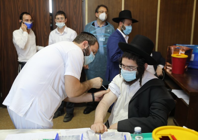 Sedamdeset posto Izraelaca iznad 16 godina primilo prvu dozu cjepiva
