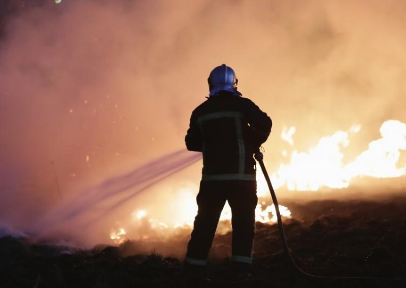 Požar iznad Kaštel Sućurca pod nadzorom