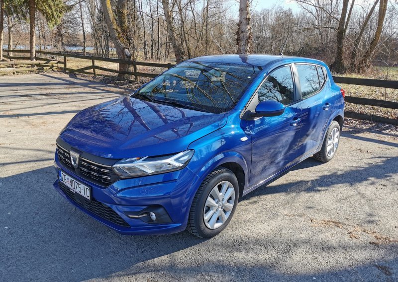 [FOTO/VIDEO] Vozili smo Daciju Sandero 1.0 ECO-G 100: Treća generacija kompaktnog gradskog automobila sada ima sve