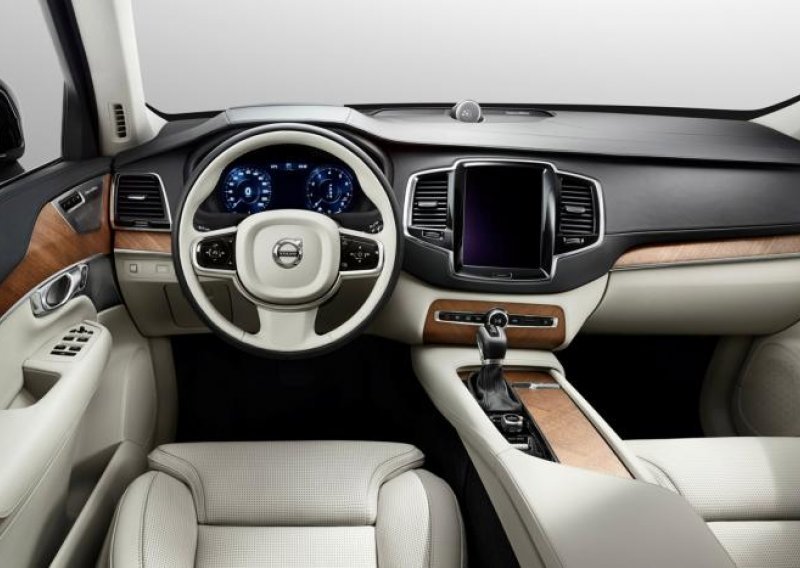 Volvo pokazao interijer novog XC90