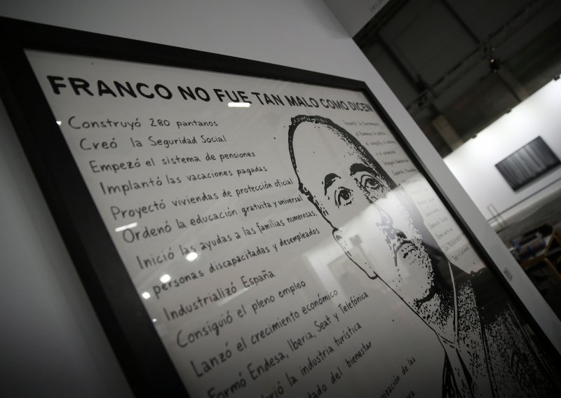U španjolskoj luci Melilli uklonjen posljednji Francov spomenik