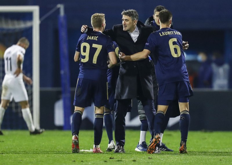 [FOTO/VIDEO] Dinamo se plasirao u osminu finala Europske lige; ždrijeb u Nyonu se održava već u petak, a zna se i s kim 'modri' mogu igrati