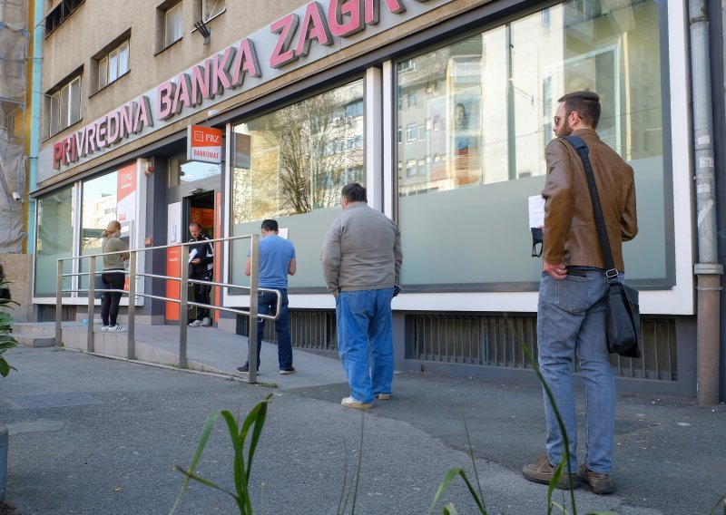 Privredna banka Zagreb povlači dionice sa Zagrebačke buzre