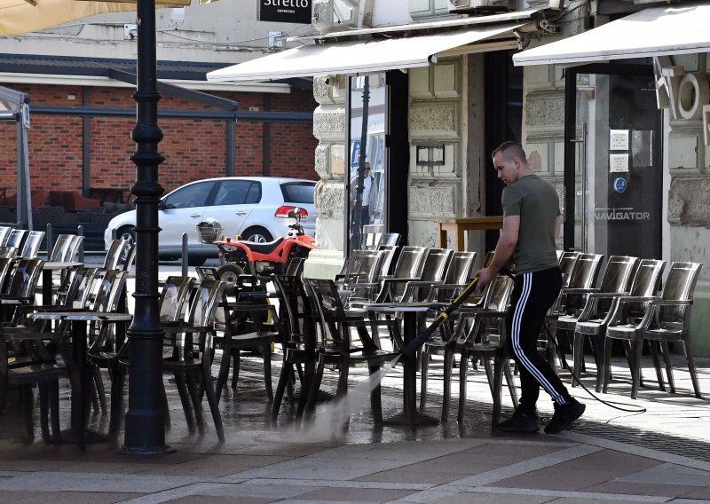 Otvaraju se terase: 'Ja sam prva u kafiću da napokon popijemo već dugo čekanu tu našu kavu'