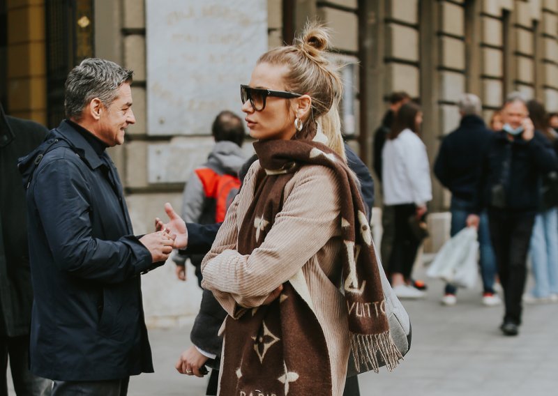 Zagrebačke ulice kao modna pista: Nekoć omraženu boju nosi sa stilom, a zahvaljujući odličnom stajlingu bila je magnet za poglede na špici