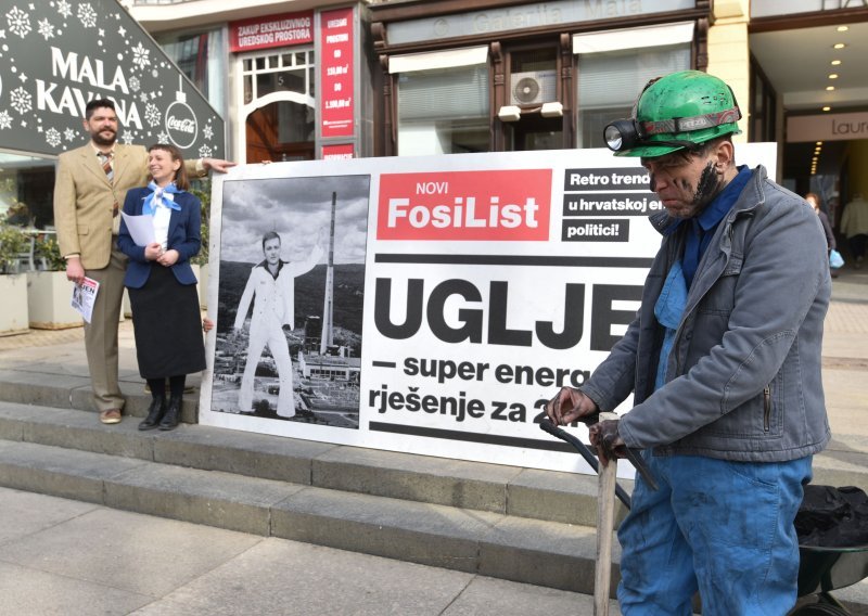 Zelena akcija performansom pozvala Vladu da ne otvara Plomin 1 i da konačno odustane od ugljena