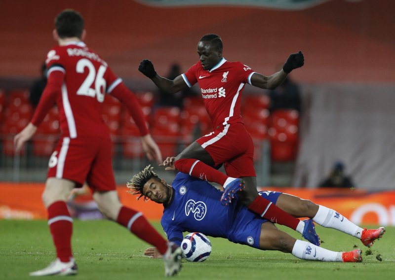 [FOTO] Nastavlja se Liverpoolova kriza, prvak opet izgubio na Anfieldu; Chelsea i Mateo Kovačić slave važan trijumf u derbiju