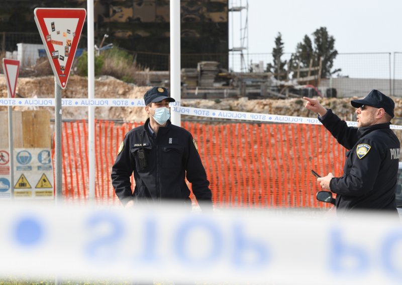 [FOTO/VIDEO] Na gradilištu u Šibeniku pronađena eksplozivna naprava; policija ogradila teren, stigli i pirotehničari