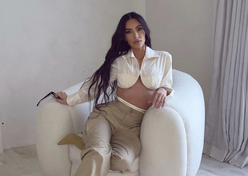 Kim Kardashian o izgledu tijekom trudnoće: 'Plakala sam svaki dan zbog onoga što se događalo s mojim tijelom'