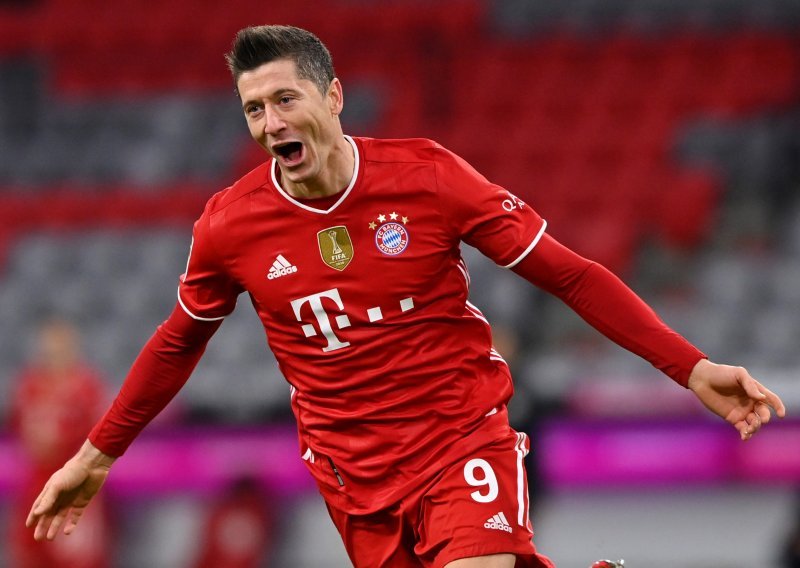 [FOTO] Veliki njemački derbi, prepun golova, obilježili Lewandowski i Haaland; Bayern ponovno preuzeo vrh