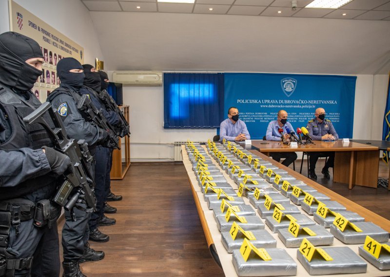 Istražni zatvor za dilere 73 kilograma kokaina iz kontejnera s bananama