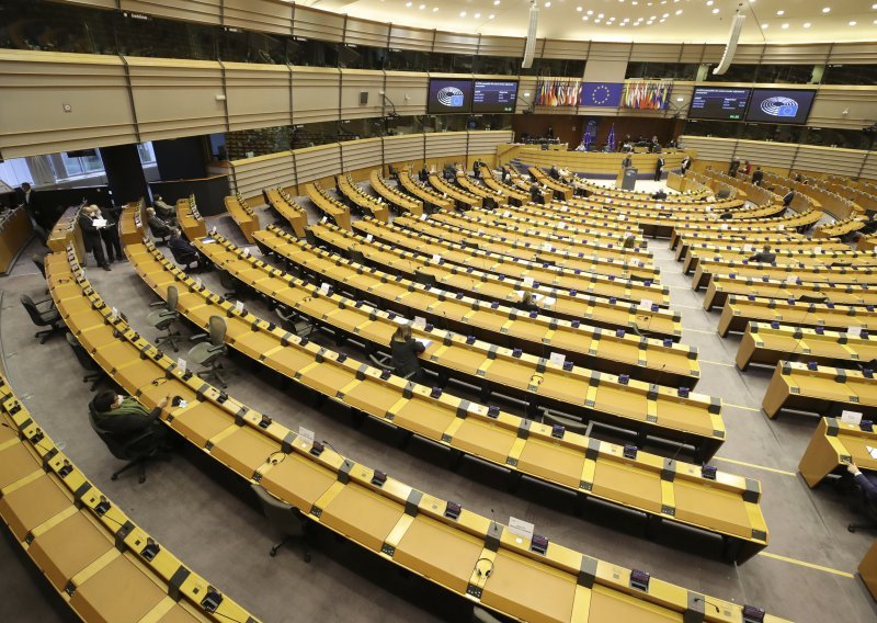 Europski parlament prihvatio program InvestEU čiji je cilj do 2027. mobilizirati dodatnih 400 milijardi eura