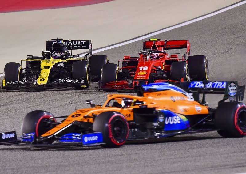 Senzacija na prvom testiranju uoči nove sezone; Hamilton skoro da nije ni izašao na stazu, nesreća Ferrarija, McLaren najbrži...