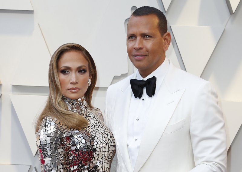 Kap koja je prelila čašu: Nakon dvije godine, Jennifer Lopez raskinula zaruke s Alexom Rodriguezom