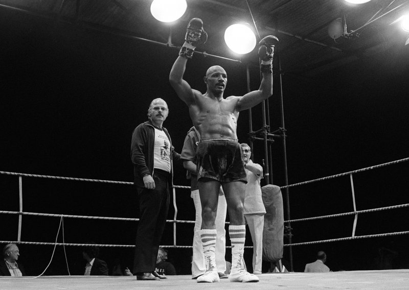 Preminuo jedan od najboljih boksačkih prvaka; prozvao se 'Čudesni', a karijeru mu je obilježila jedna runda koja je postala poznata kao 'Rat'
