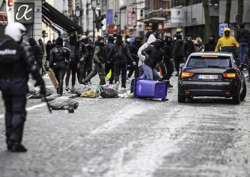 Liege: Devet policajaca završilo u bolnici nakon prosvjeda protiv policijskog rasizma