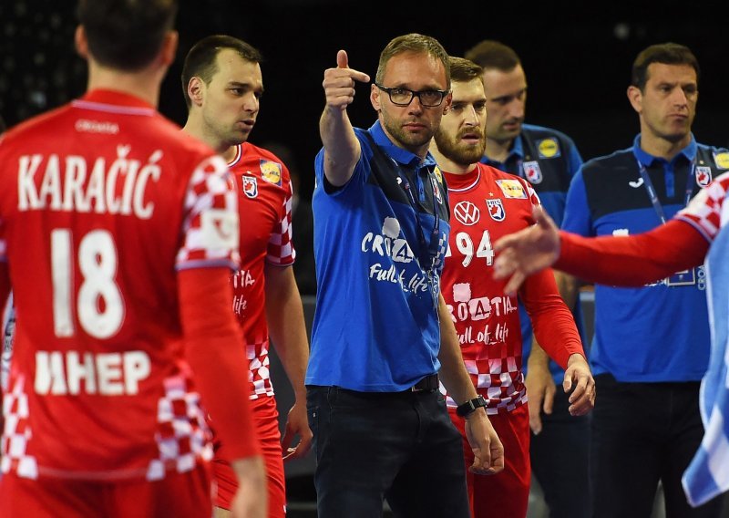 [FOTO] Izbornik Hrvoje Horvat ne gubi nadu: Vjerujem da će Francuska kao jedna jaka i velika reprezentacija večeras pobijediti