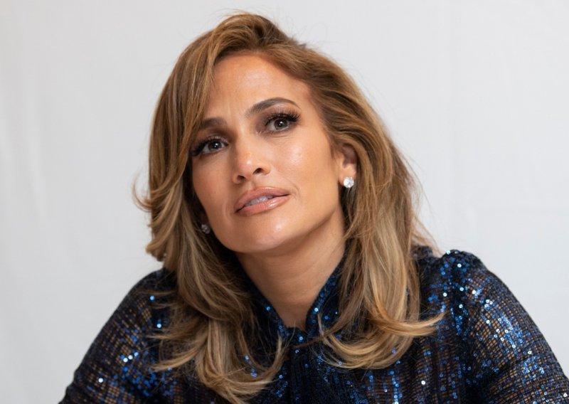Jennifer Lopez jednostavno nema sreće u ljubavi: Ulijetala je iz veze u vezu, mnogi su je varali, iza nje su tri propala braka i dva zaručnika