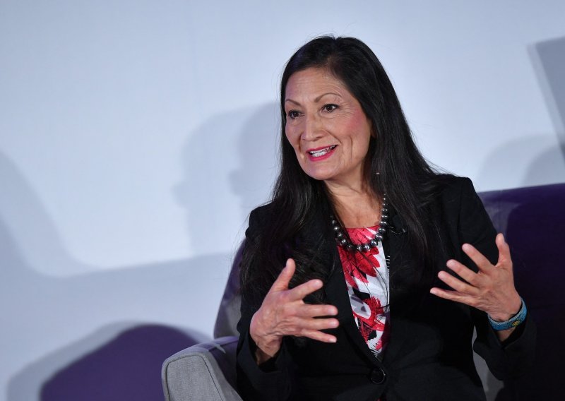 Deb Haaland nova američka ministrica unutarnjih poslova i prva domorotkinja u američkoj vladi