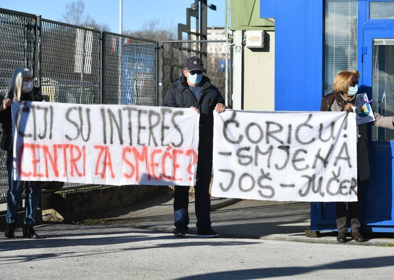 Prosvjednici uoči sjednice zagrebačke Skupštine zbog otpada prozivali ministra Ćorića