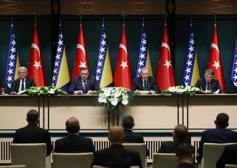 Erdogan obećao BiH 30 tisuća doza cjepiva, želi jaču suradnju