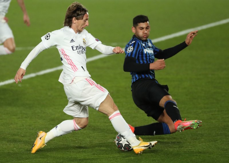 [FOTO] Luka Modrić asistirao za prvi gol Real Madrida koji je svladao Atalantu 3:1, Manchester City uvjerljiv protiv Borussije (M)