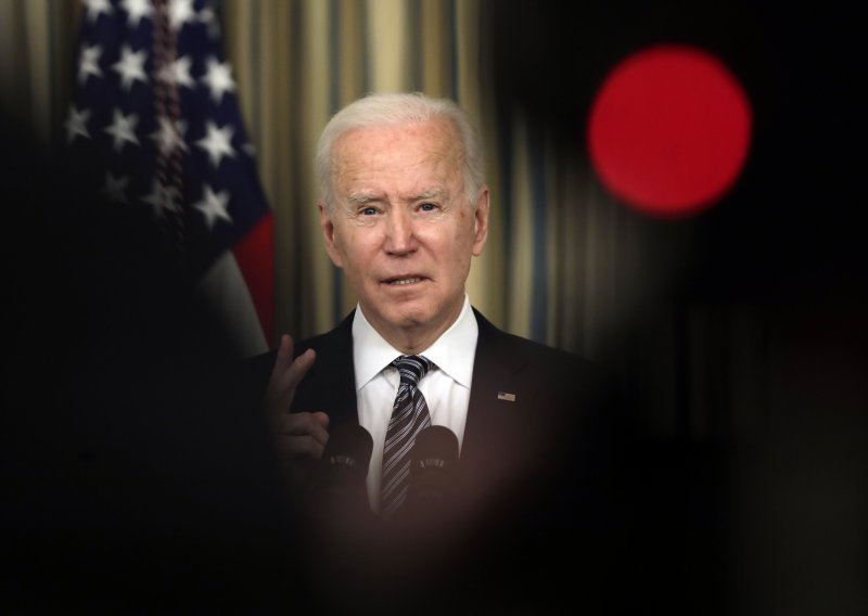 Biden: Rat protiv covida nije ni izdaleka dobiven