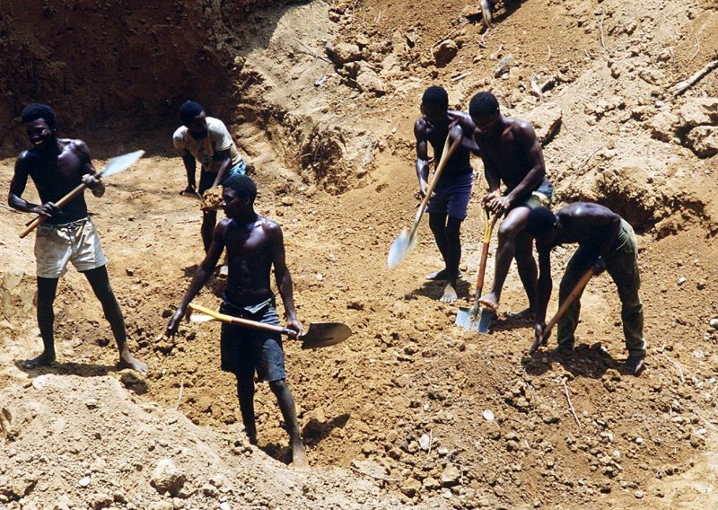 Afrika zanima moćne države samo zbog sirovina