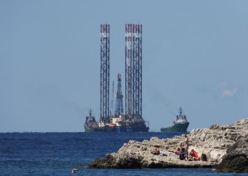 Hrvatski lov na naftu u Jadranu pod budnim okom susjeda